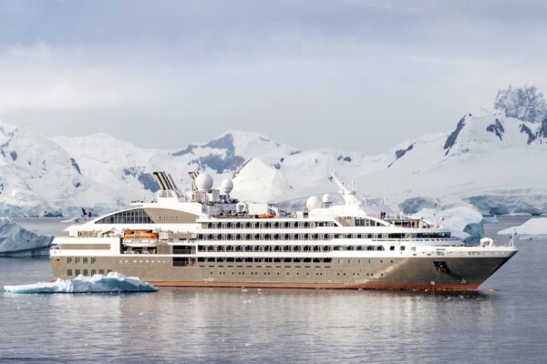 PN-Boreal-No-2167_B260220_Ushuaia-Ushuaia©StudioPONANT-Laurence FISCHER_M-DESKTOP-FUIFOV2