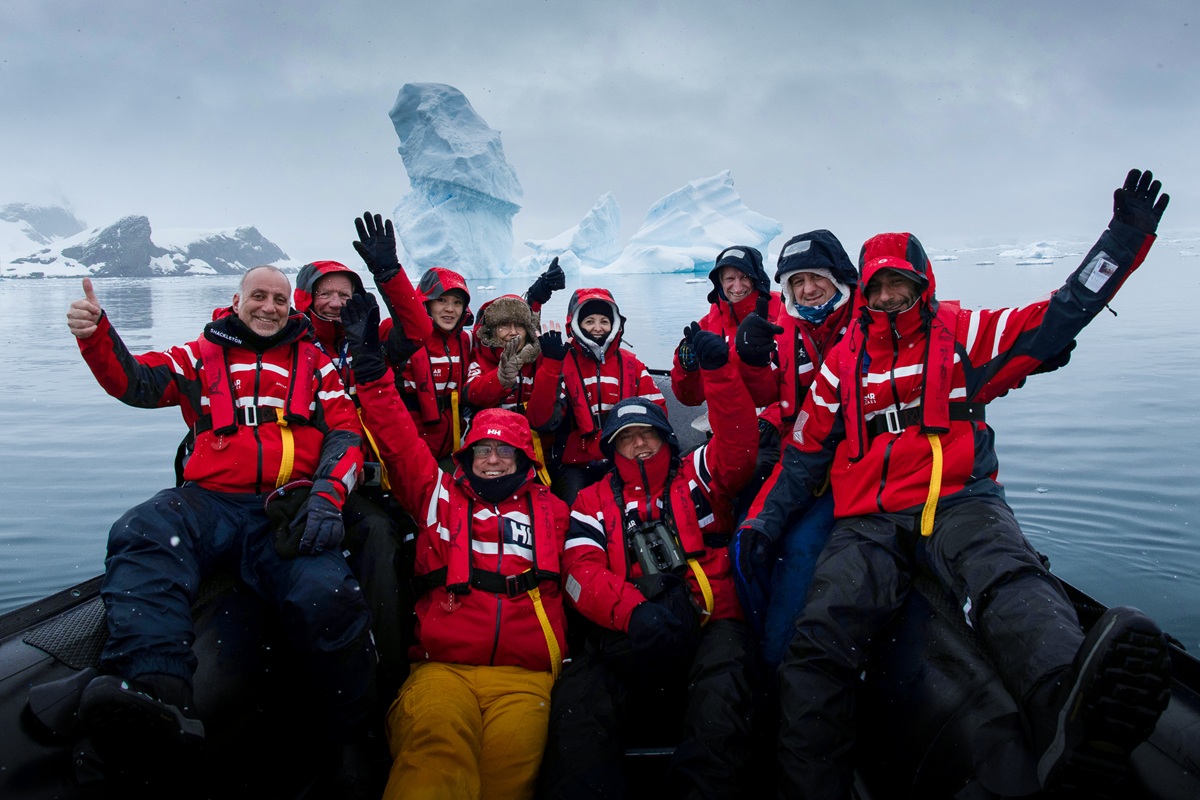 plx_Paradise-Harbour-Zodiac-Cruise-Philip-Stone-5984